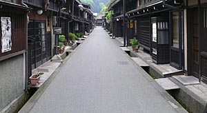takayama10s.jpg